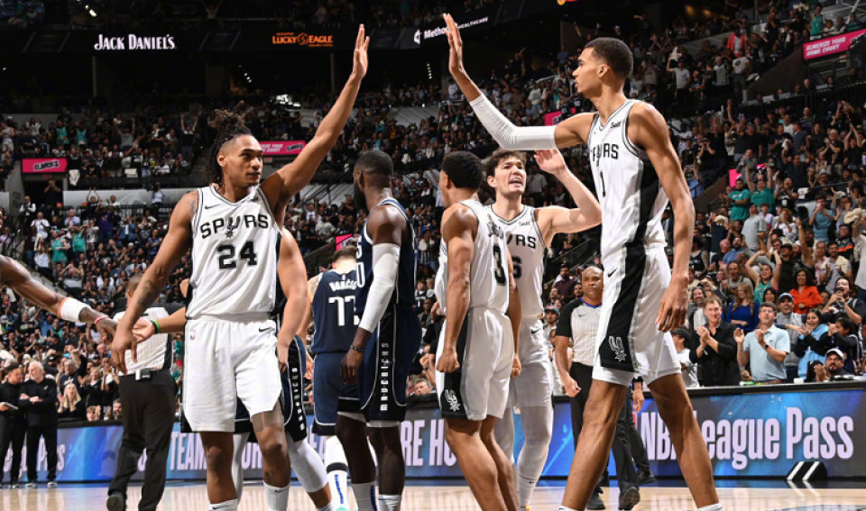 文班亚马复出首秀出彩,巴塞罗那主场横扫本菲卡,豪取35连胜(文班亚马50佳进球) 文班亚马复出首秀出彩,巴塞罗那主场横扫本菲卡,豪取35连胜(文班亚马50佳进球)